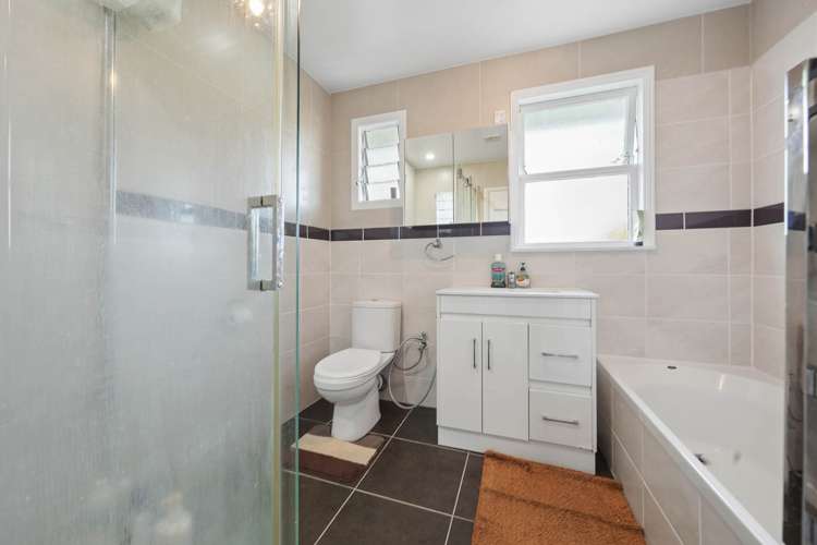 21 Kelwyn Road Kelston_16
