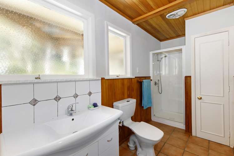 16 and 18 Faris Crescent Wainuiomata_15