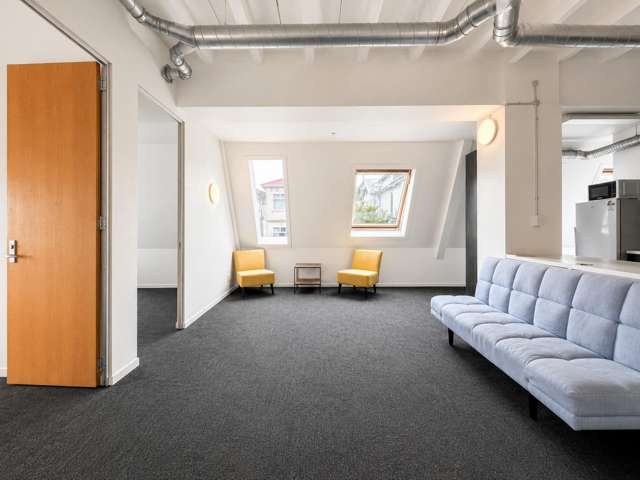 Furnished 5-Bedroom Apartment in Central Te Aro