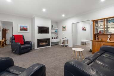 9 Damien Place_4