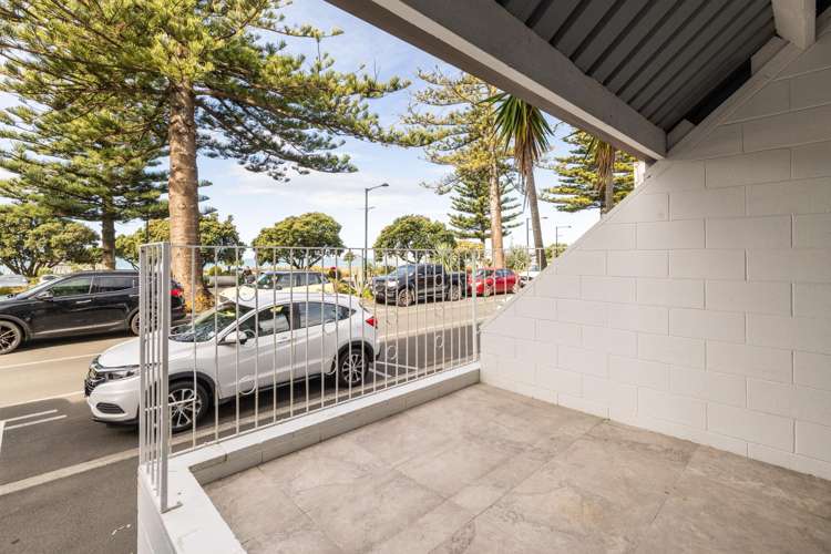 241 Marine Parade Napier South_16