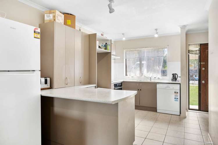 63 Naylors Drive Mangere_1