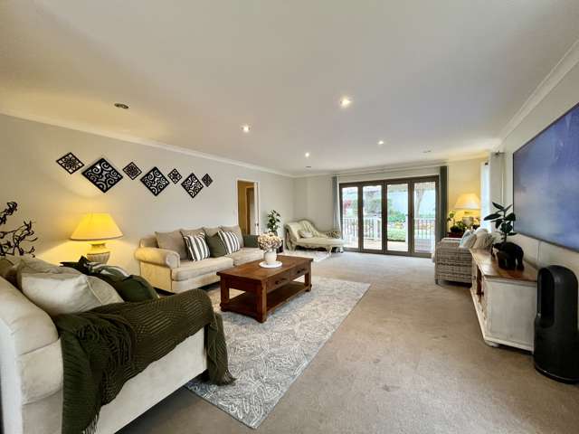 Charming & Spacious Family Home in Prime Howick