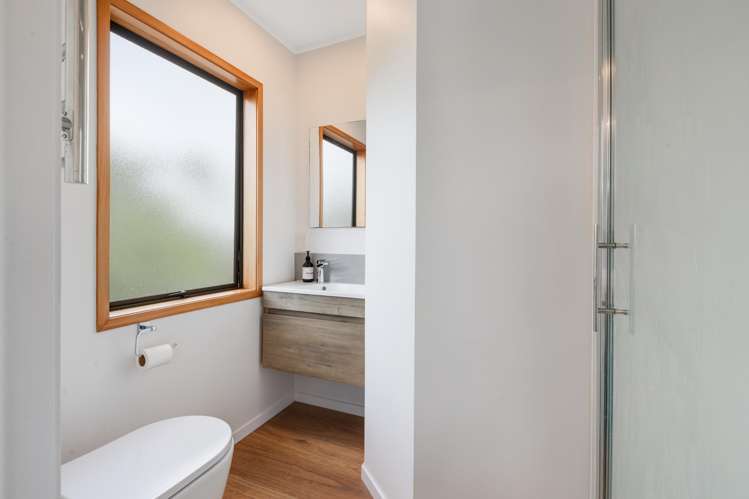 1/117 Sunset Road Totara Vale_14
