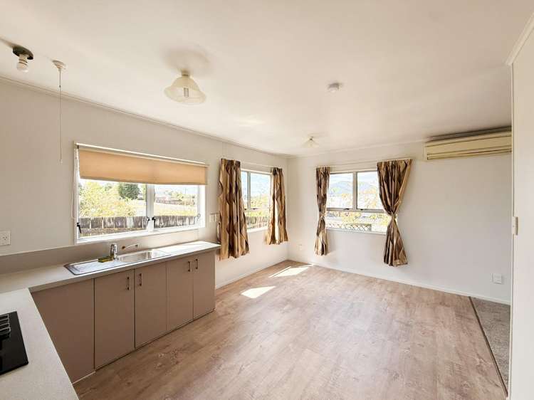 1 Mansell Road 1114_4