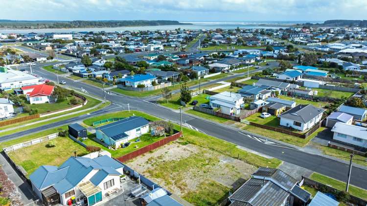 5 Queen Street Foxton Beach_7
