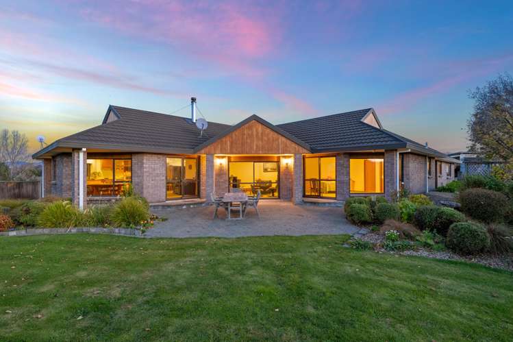 22 Fairbourne Drive Fairhall_13