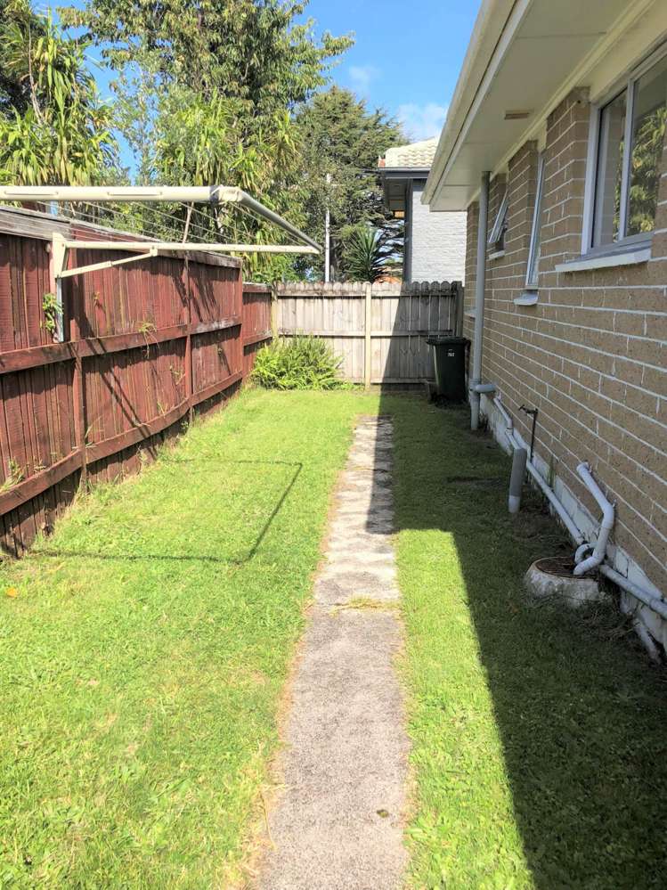 2/73 Moana Avenue One Tree Hill_9