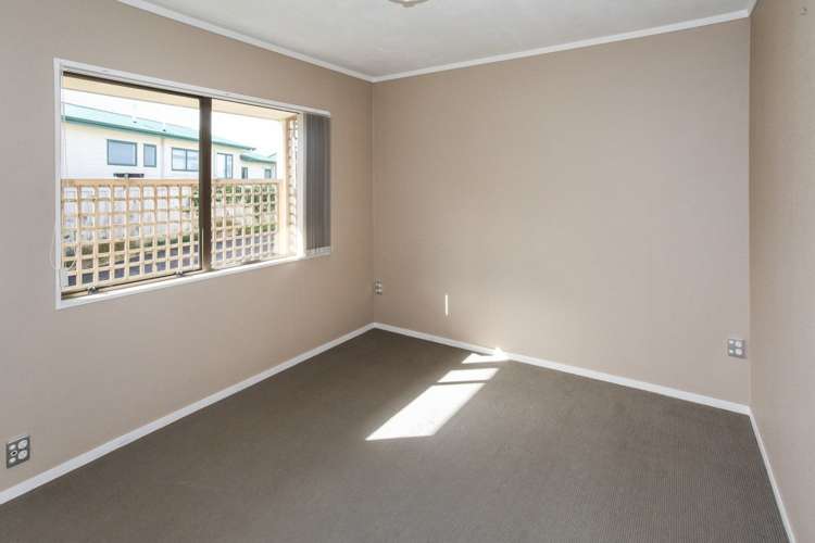 4b Fernleigh Avenue Waiuku_6