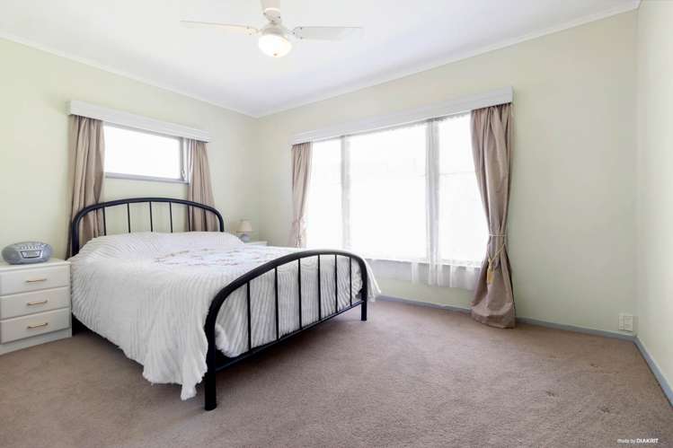 16 Sutton Crescent_5