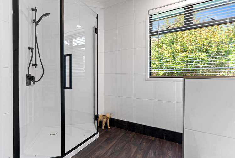 208 Mapara Road Acacia Bay_19