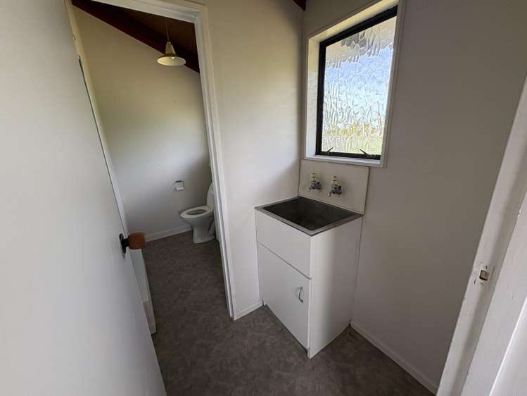 26B Hennessey Street East (right) 1207_6