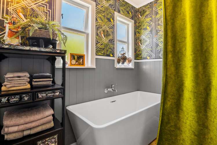 16 Mahoe Street Otaki Beach_15
