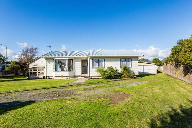 SUNNY SECURE AND SPACIOUS YOUR NEW HOME WAITS