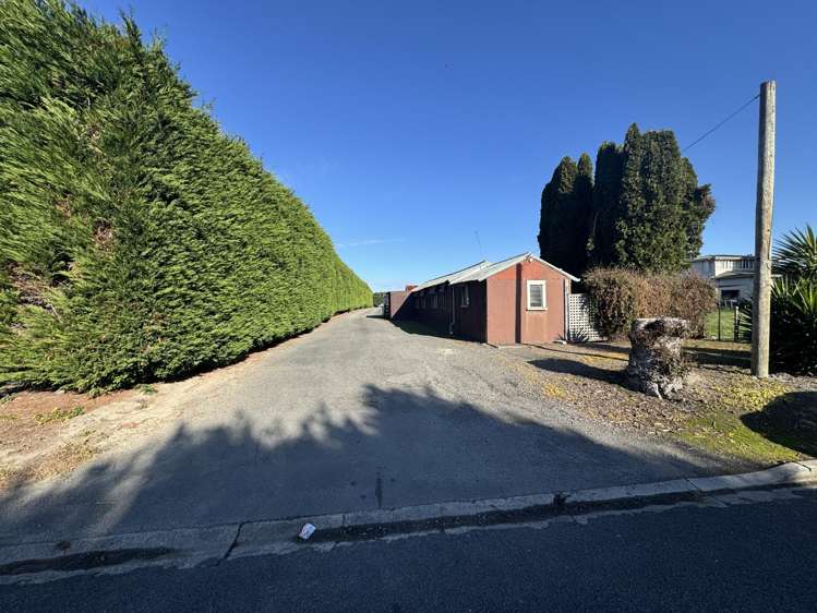 701 Murdoch Road East Akina_4