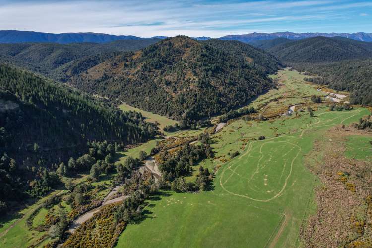 Rainy River Road Atapo_7