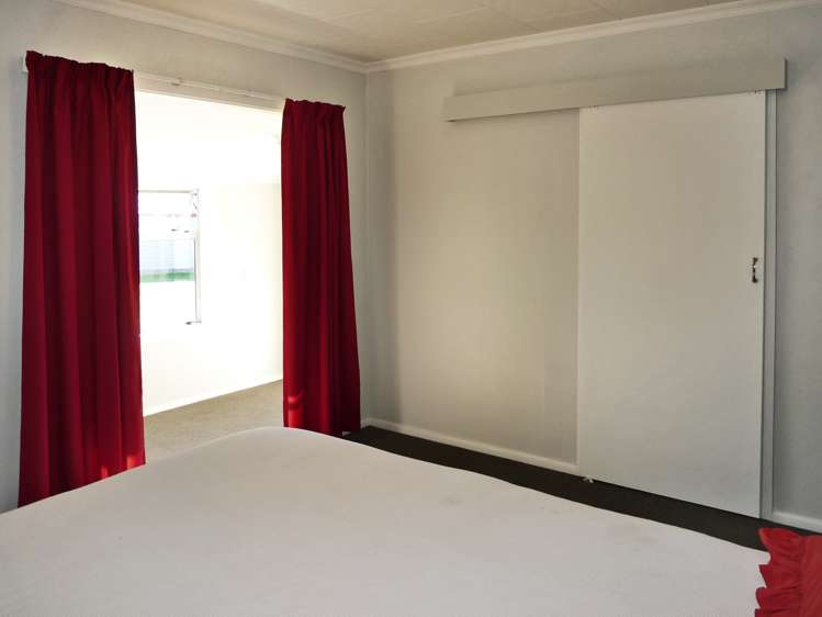 8 Lord Auckland Road Wakefield_11