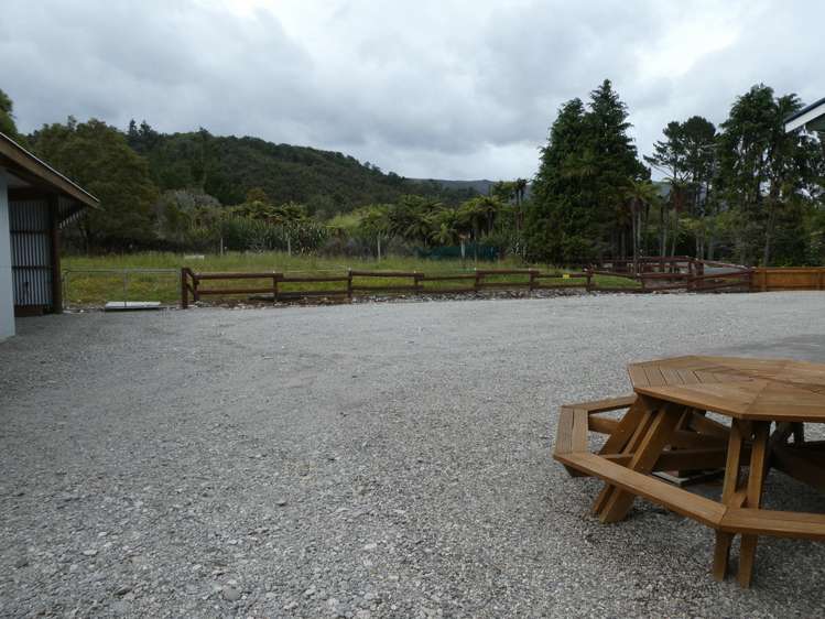 5 Chamberlain Street Waimangaroa_4