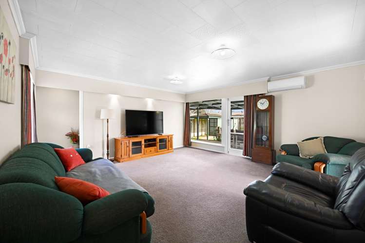 69 Resthill Crescent Glenview_8