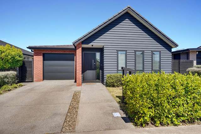 Double Tandem Garage, Modern Living