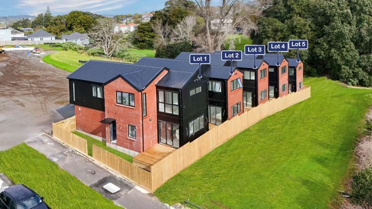 13 Torino Street Pt England_5