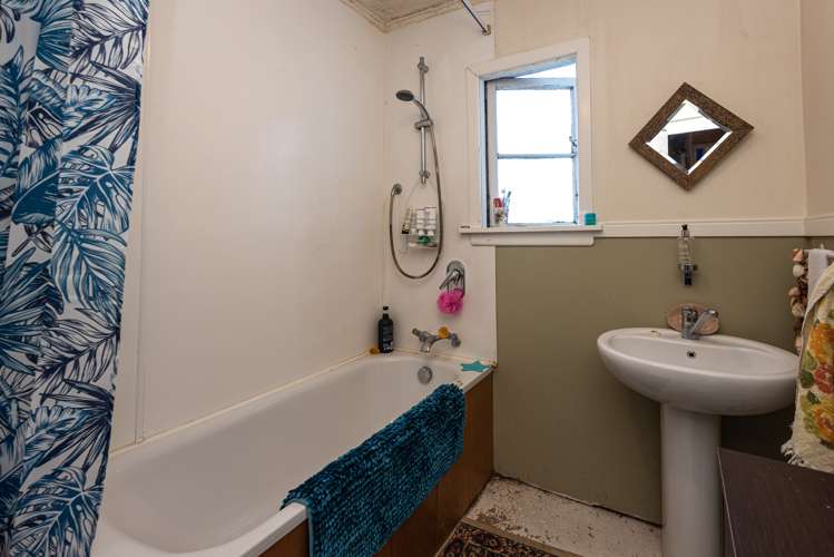 664 Avonside Drive Avonside_13