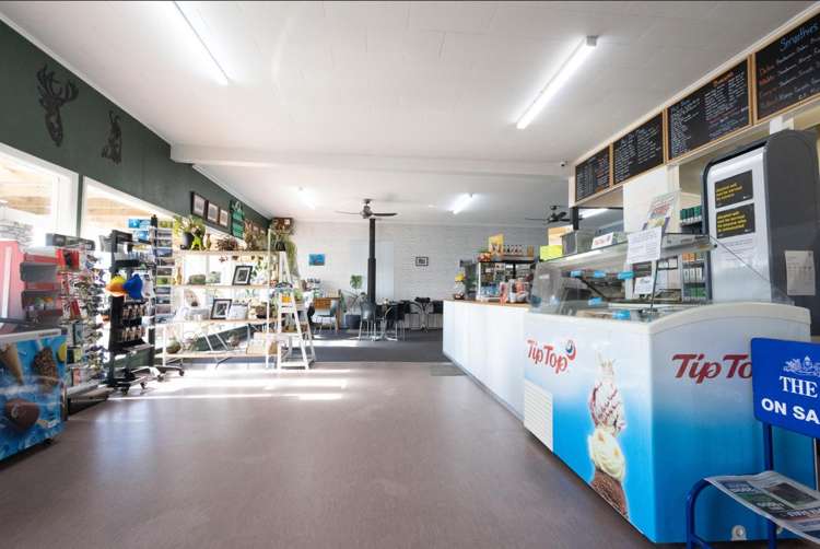 69 Main Road Whataroa_29