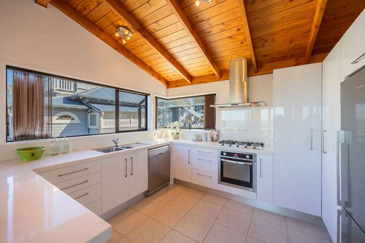 19 Waimana Avenue Northcote Point_10