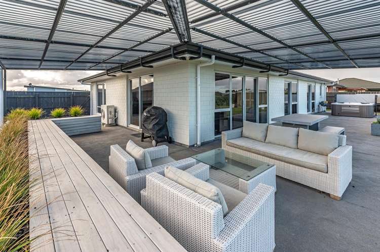 37 Magnolia Crescent Tawhero_25