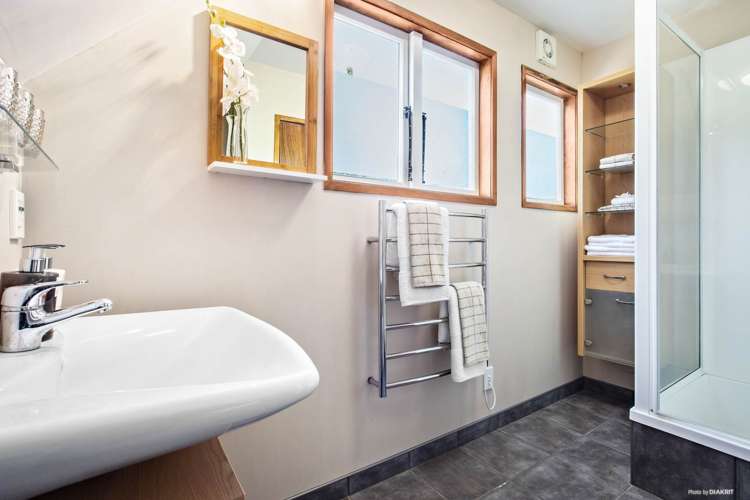 27 Rosecamp Road Beach Haven_16