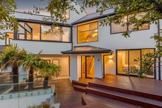 Luxury Living With Endless Ocean Views