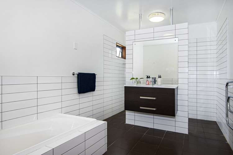 78 Tawhai Place Parahaki_13