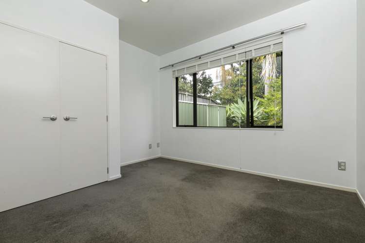 16 Lemon Grove Lane Greenhithe_15