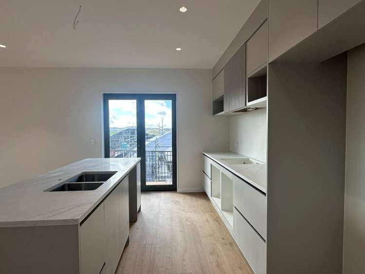 8 Lambert Road_4