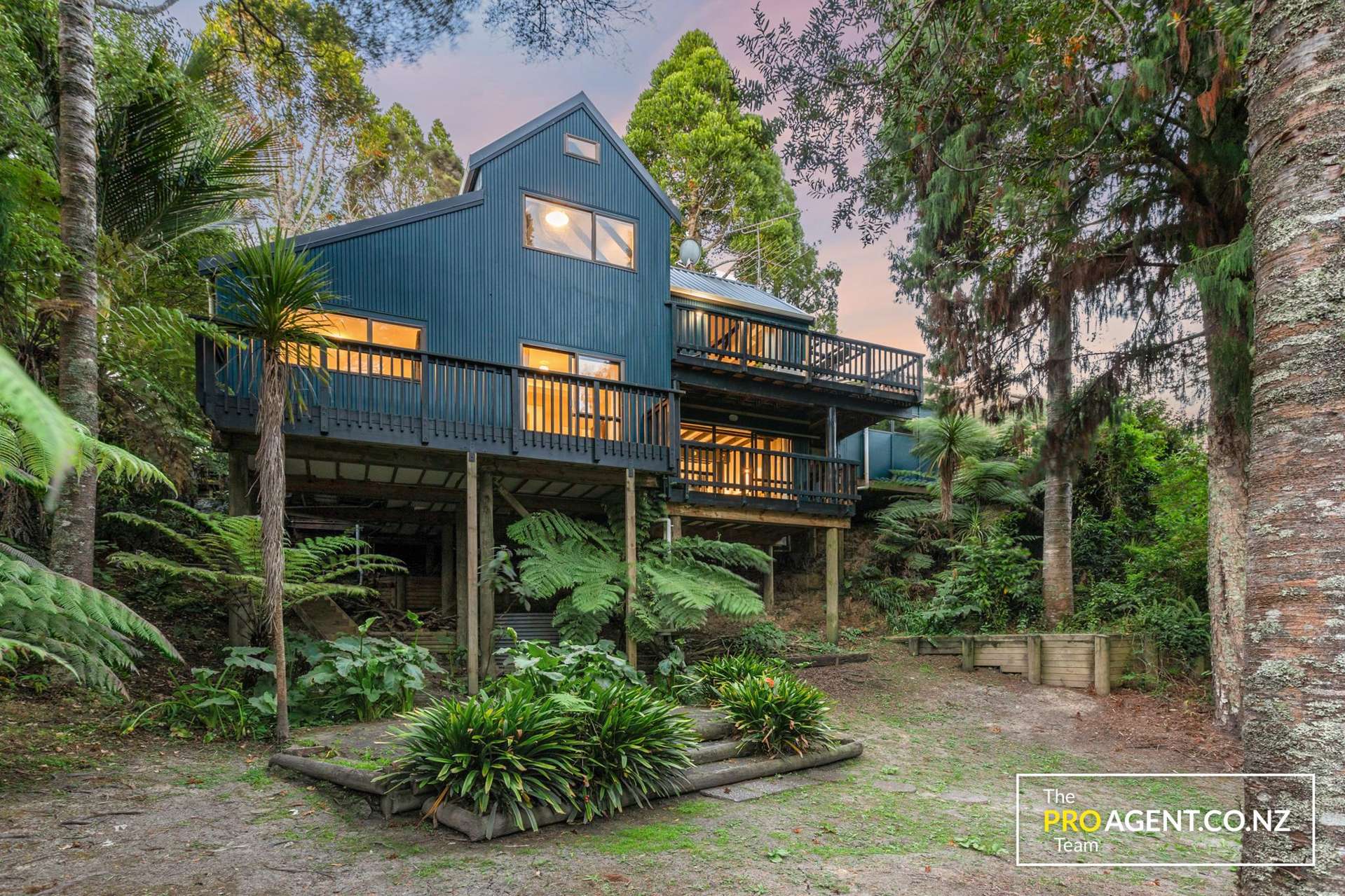 196 Godley Road Titirangi_0