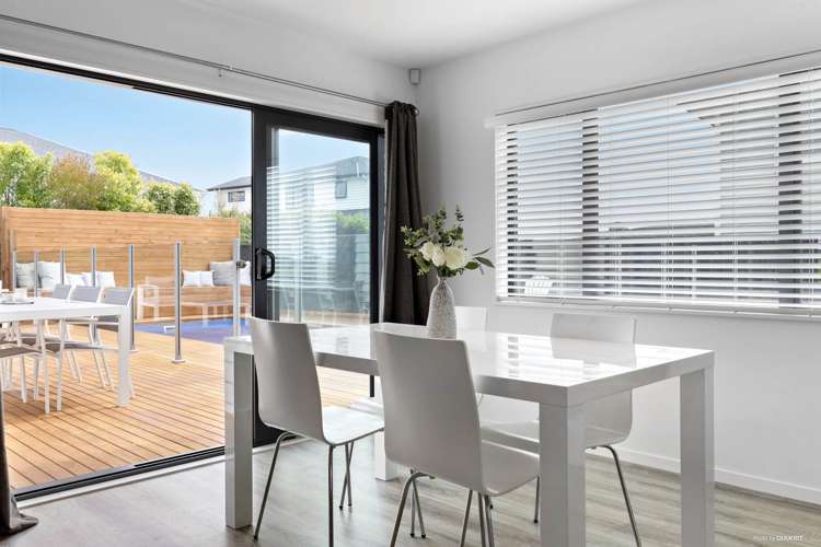 9 Eastview Crescent Stanmore Bay_5