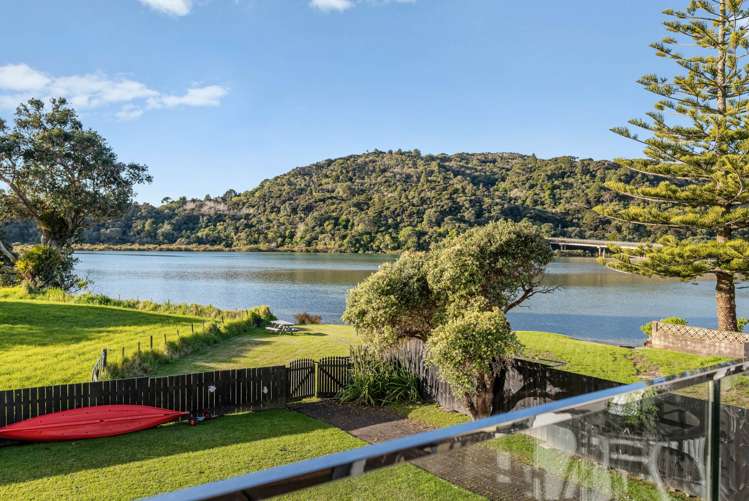 2G/25 Weranui Road Waiwera_7