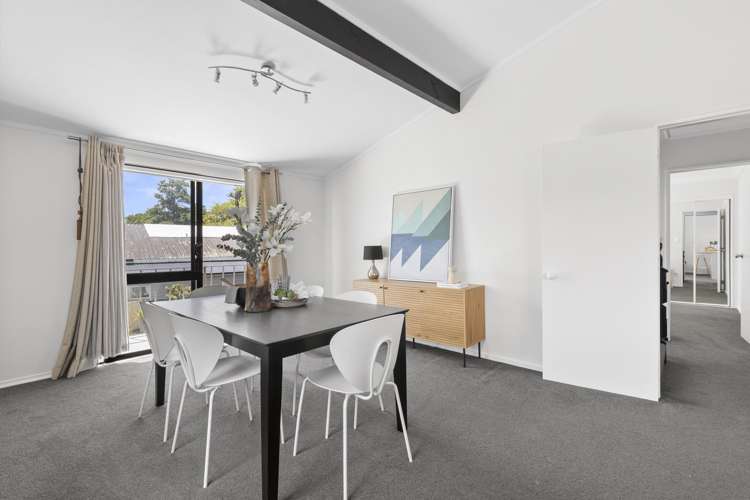 73 Gilbass Avenue Hamilton Lake_9