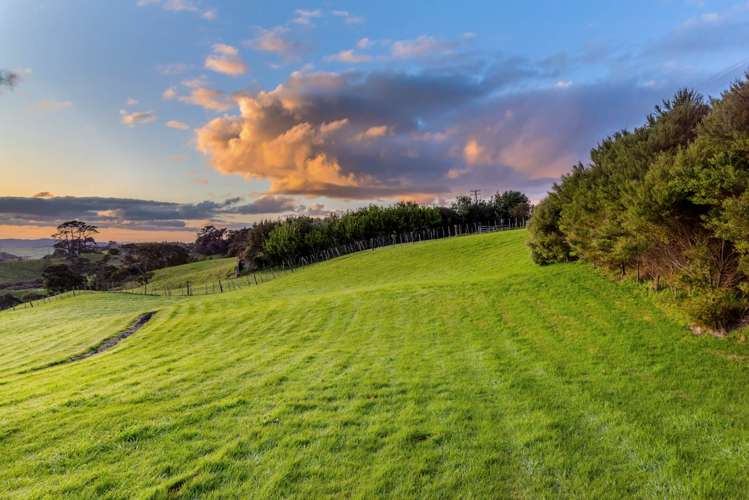 1518 Old North Road Helensville_35