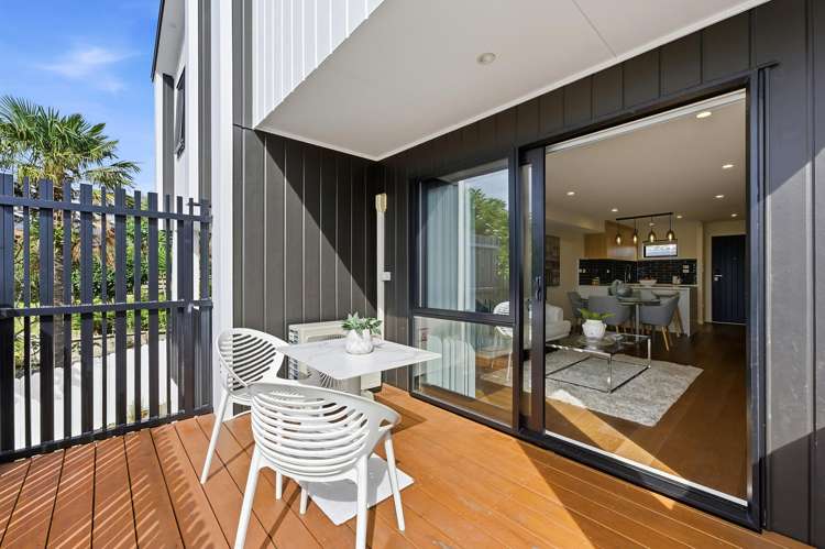 2/19 Trias Road Totara Vale_7