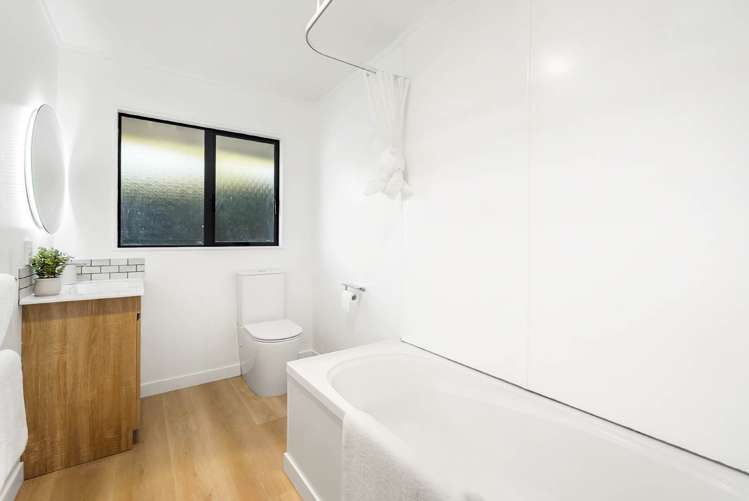 10 Frank Bunce Grove Flat Bush_16