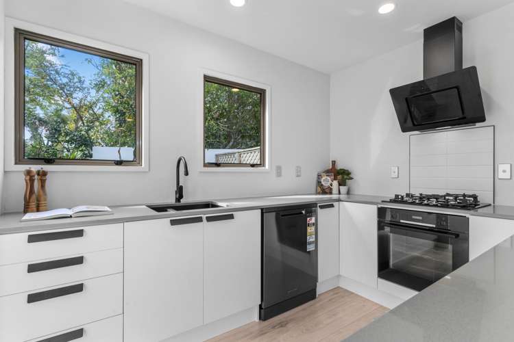 2/37 Poynder Avenue Merivale_28