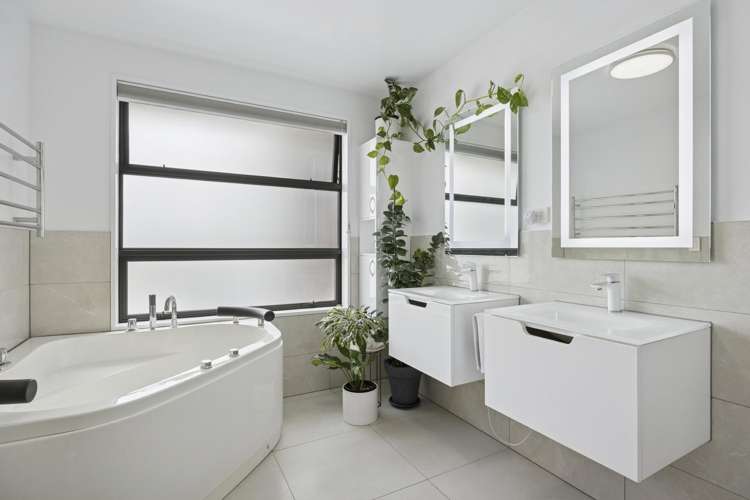 16 Lauder Street Company Bay_14