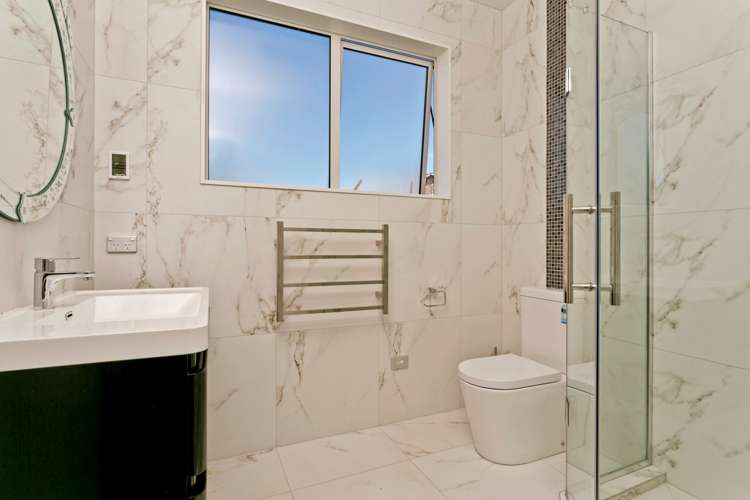 9 Tuangi Street Long Bay_11