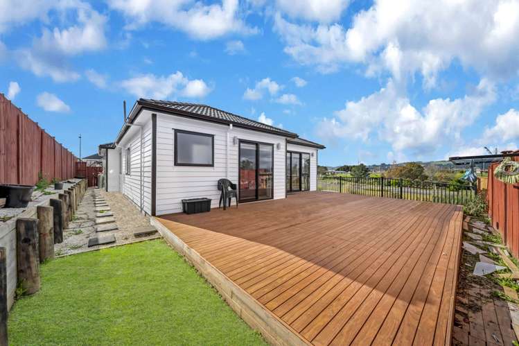 2 Rarangi Mai Lane Karaka_25