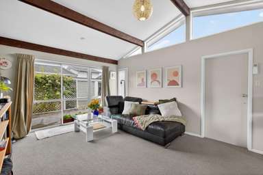 2/15 Sandra Street_3