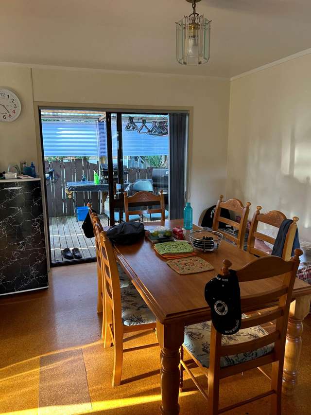 13 Mark Edward Drive Bucklands Beach_4