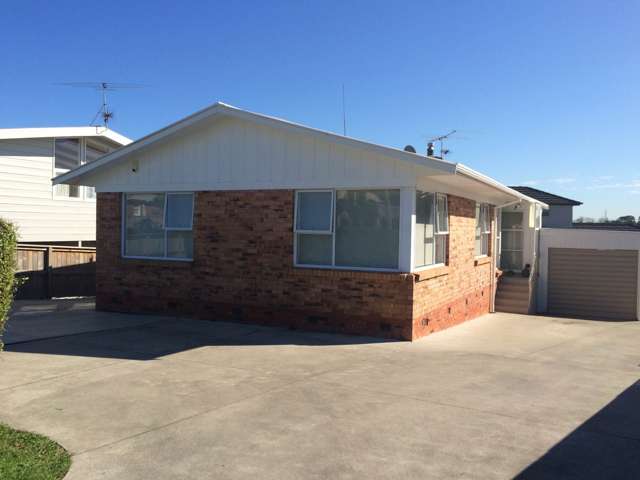 3 Bedroom Lovely Home in Pakuranga