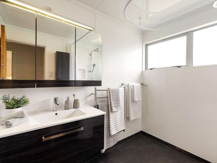 6 Glamis Avenue Dinsdale_14