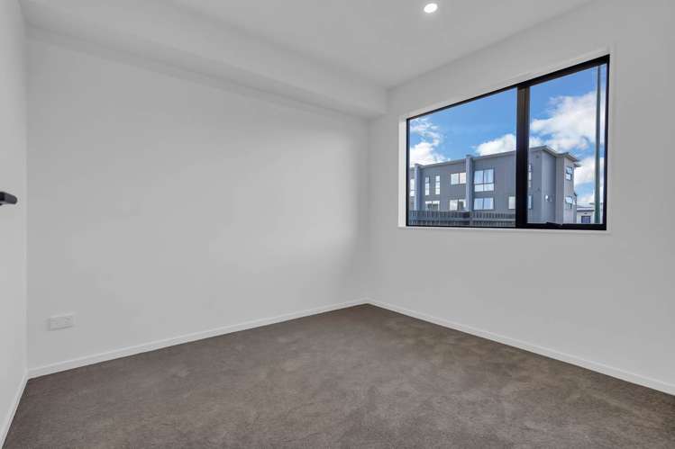 15 Papatahi Lane Flat Bush_9